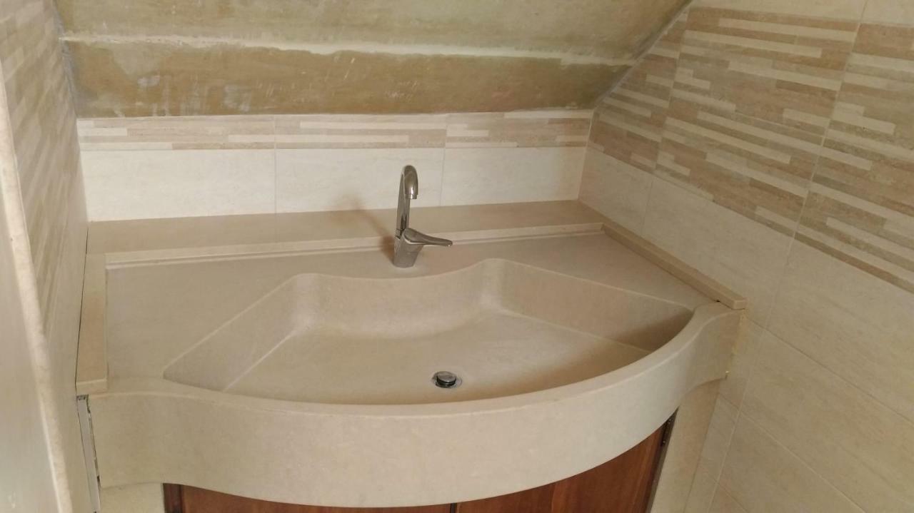 דירות Palmariggi La Terrazza Sul Castello מראה חיצוני תמונה