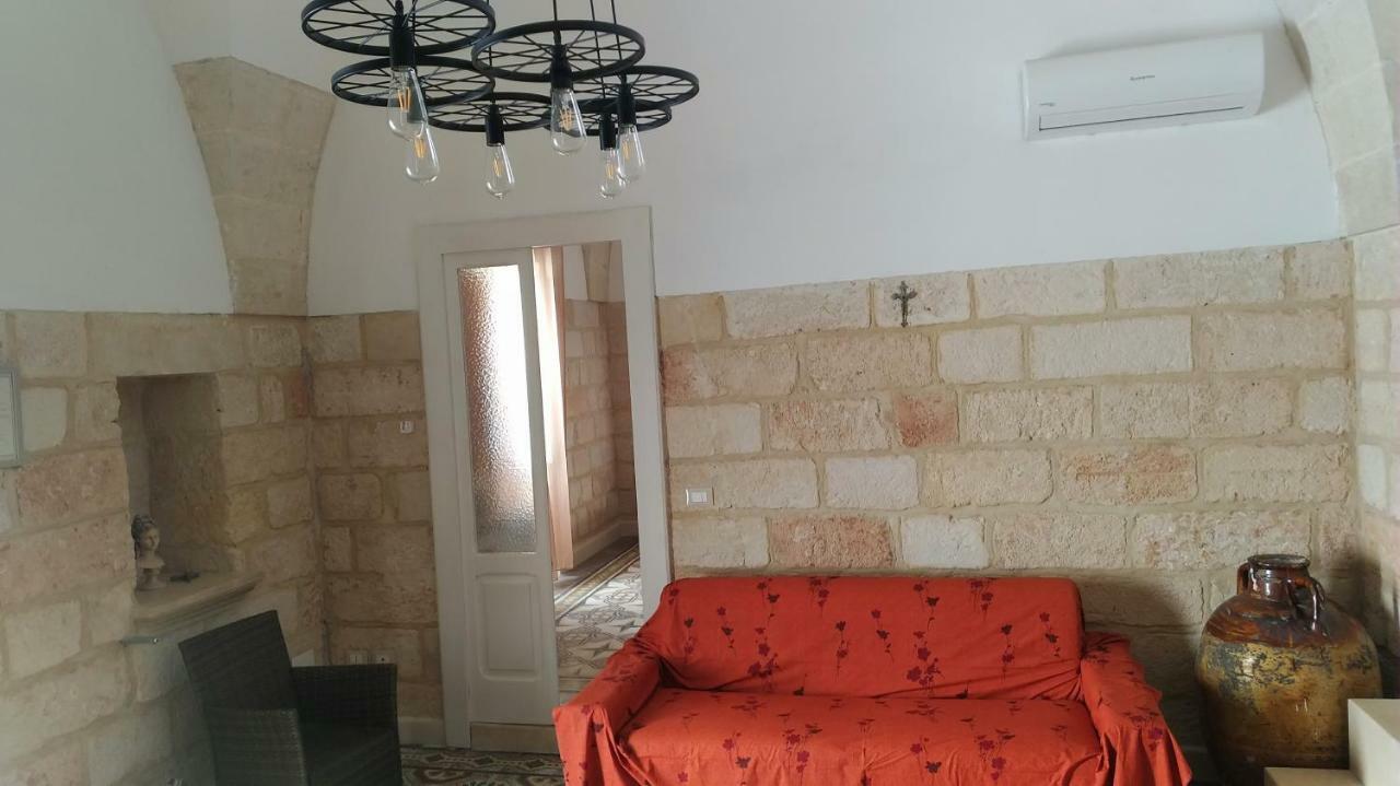 דירות Palmariggi La Terrazza Sul Castello מראה חיצוני תמונה