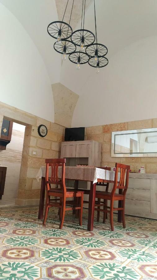 דירות Palmariggi La Terrazza Sul Castello מראה חיצוני תמונה