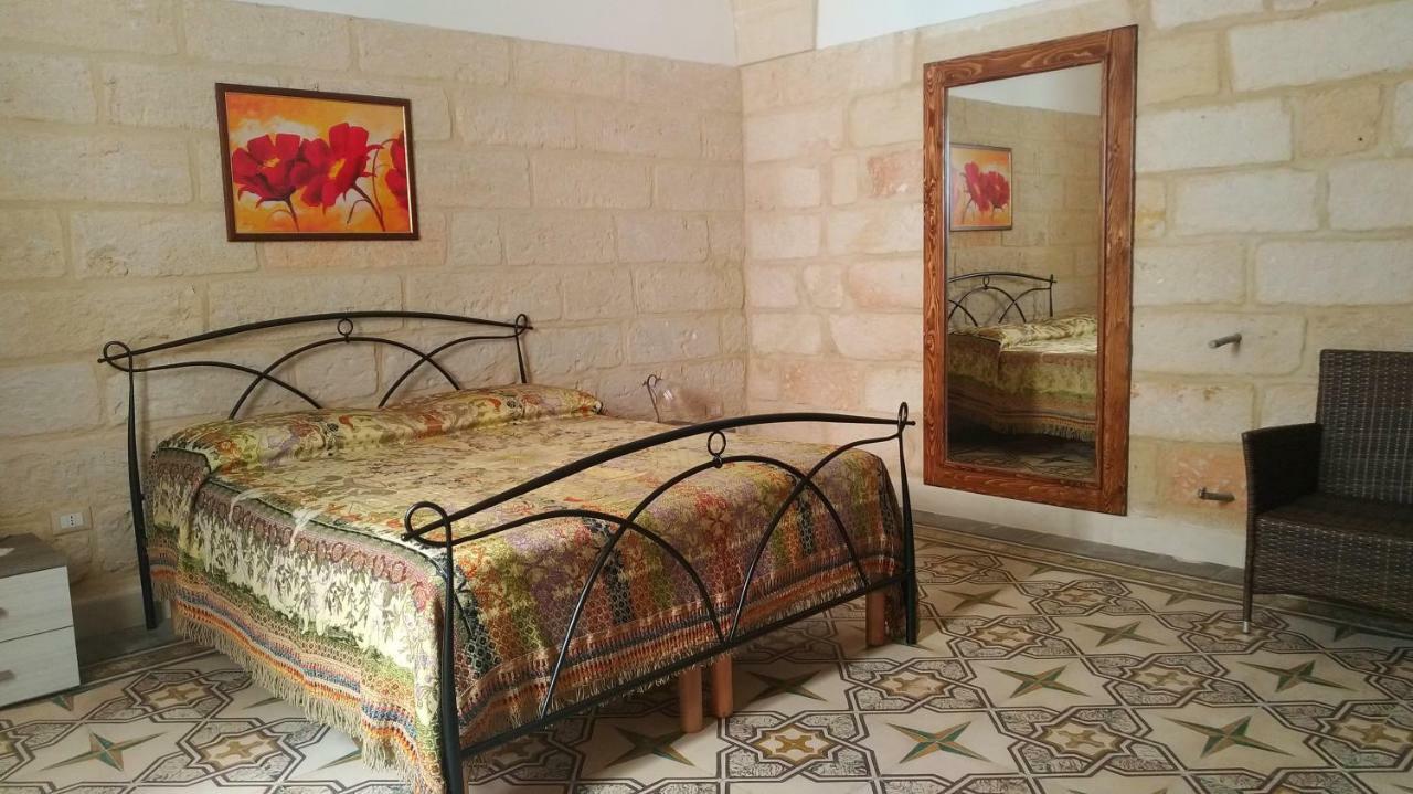 דירות Palmariggi La Terrazza Sul Castello מראה חיצוני תמונה