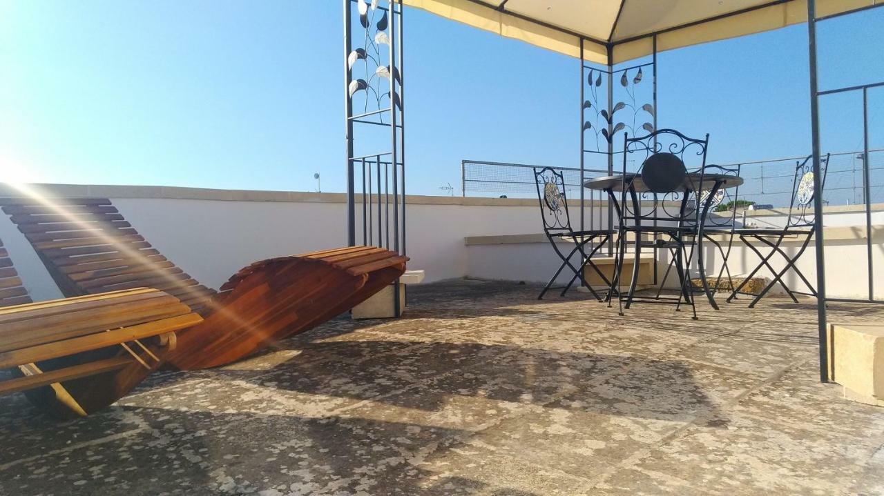 דירות Palmariggi La Terrazza Sul Castello מראה חיצוני תמונה